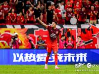 九游娱乐-精准传球配合完美，助攻成功进球
