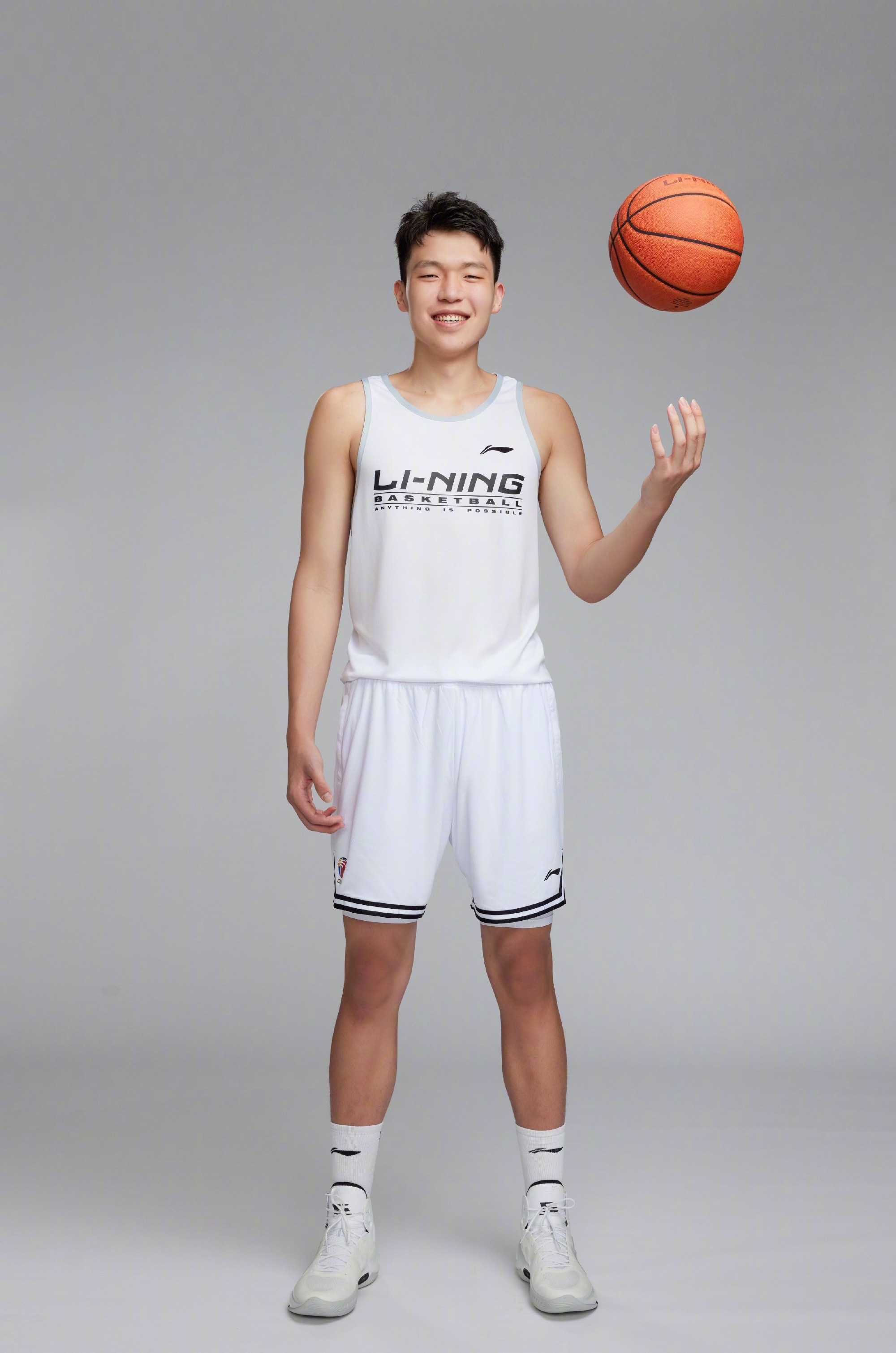 包含中国篮协同意杨瀚森不打亚洲杯：全力备战NBA新赛季的词条